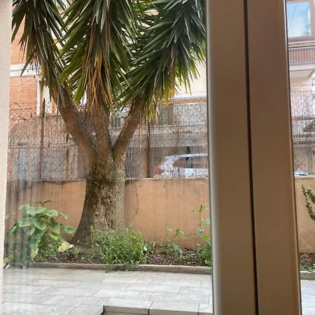 アパート Garibaldi 7 *