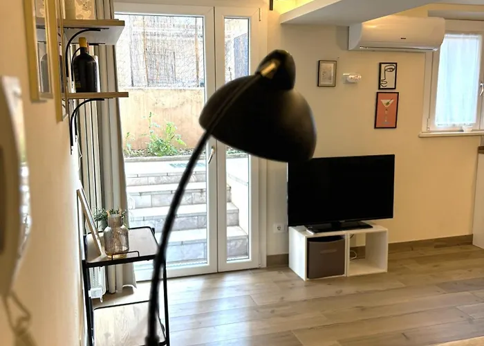 Garibaldi 7 شقة *