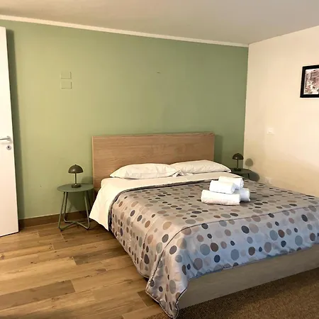 Lägenhet Garibaldi 7