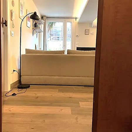 Lägenhet Garibaldi 7 *